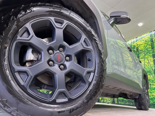 �y�����I�v�V����18�C���`�A���~�z�C�[���z�����I�v�V�����z�C�[���𑕒��B���s���\�̌���ɉ����A�O�ς����X�^�C���b�V���ɂȂ��Ă��܂��B