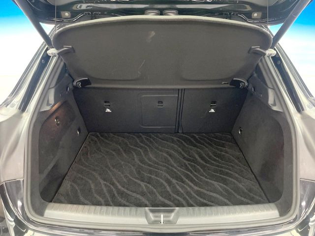 ●トランクルーム:趣味が広がる収容スペース!これだけの広さがあればお買い物やレジャーなどにも最適です!使用感も少なくきれいな状態を維持しております。