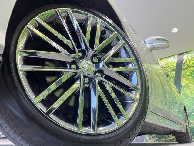 �y����18�C���`�A���~�z�C�[���z�O�ςɃ}�b�`���������A���~�z�C�[���𑕒����Ă���܂��B�e��ЊO�A���~�z�C�[����A�X�^�b�h���X�^�C�����戵�����Ă���܂��B���񂲑��k����������