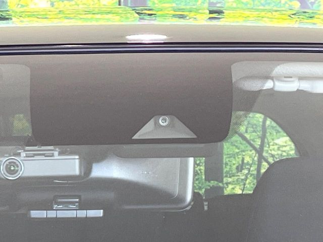 �y�C���e���W�F���g�G�}�[�W�F���V�[�u���[�L�z�t�����g�J�����őO���̎ԗ�����s�҂����m�B�Փ˂������Ȏ��͏Փ˔�Q�y���u���[�L���쓮�A�Փˉ�����T�|�[�g�B�����S�Ƀh���C�u�����y���݂��������܂��B