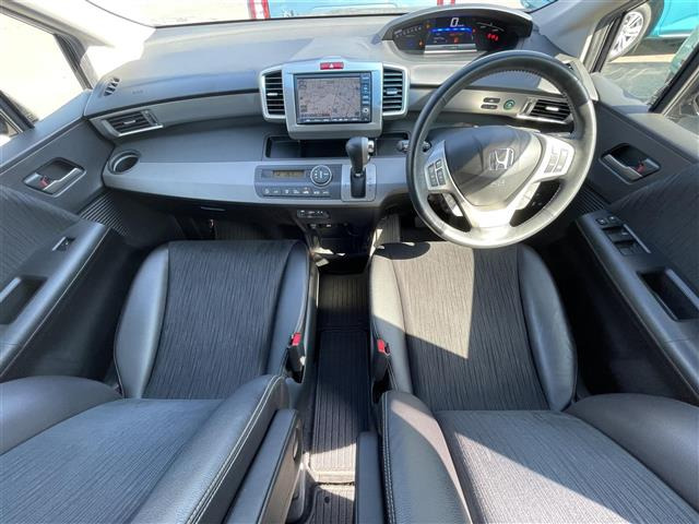 フリードハイブリッド1.5 ジャストセレクション