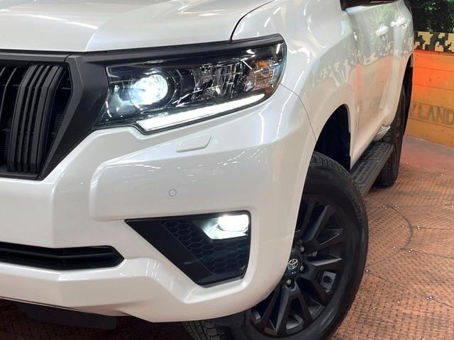 �yLED�w�b�h���C�g�z���V����ԑ��s�����ǍD�Ȏ��E���m�ۂ����S���ĉ^�]�ł��鍂�P�xLED�w�b�h���C�g�𑕔�!�_�����x�������A����d�͂��}�����Ă��܂��B