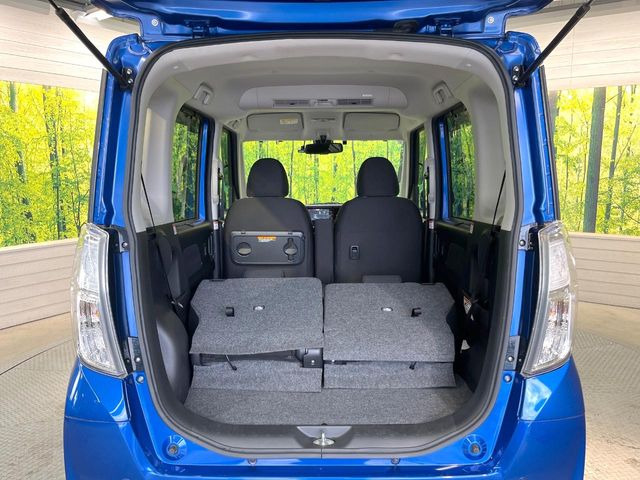 ���i�̂���������ʋ΁A���}���ɏ\���ȉ׎��X�y�[�X���m�ۂ��Ă���܂��B�Z�J���h�V�[�g��|���ƁA�傫�ȉו��̐ύڂ��\�ł���