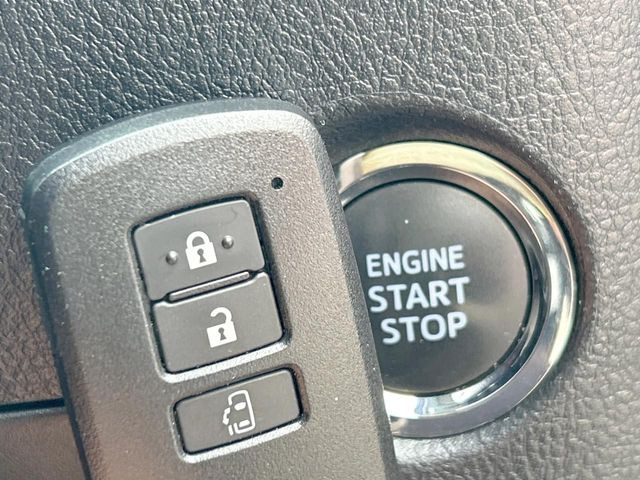 �y�X�}�[�g�L�[�z�J�o����|�P�b�g�ɓ��ꂽ�܂܂ł��h�A�̎{���E�������\�ȃX�}�[�g�L�[�𑕔��B�G���W���̃I���E�I�t�����J�M�����o���K�v����������Ƃ��Ă��֗��ł���