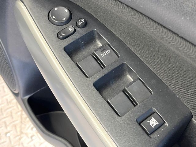 �y�d���i�[�~���[�z�T�C�h�~���[�͓d���i�[���ƂȂ��Ă���A�������ԏ�ł��L�Y�������X�N��}�����܂��B