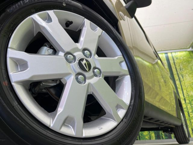 �y����15�C���`�A���~�z�C�[���z�O�ςɃ}�b�`���������A���~�z�C�[���𑕒����Ă���܂��B�e��ЊO�A���~�z�C�[����A�X�^�b�h���X�^�C�����戵�����Ă���܂��B���񂲑��k����������