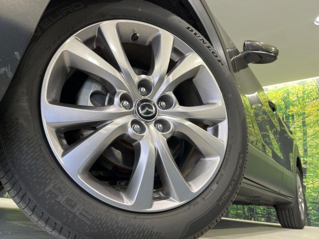 �y����18�C���`�A���~�z�C�[���z�O�ςɃ}�b�`���������A���~�z�C�[���𑕒����Ă���܂��B�e��ЊO�A���~�z�C�[����A�X�^�b�h���X�^�C�����戵�����Ă���܂��B���񂲑��k����������