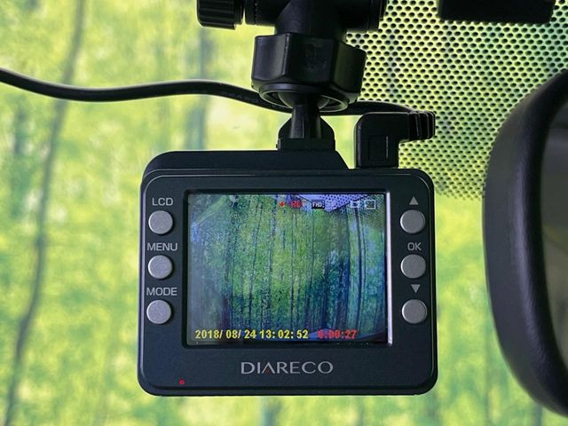 【ドライブレコーダー】ドライブレコーダー装備!走行中はもちろん、あおり運転や事故に遭遇した際、映像で記録し、万一のリスクに備えます。※記録用SDカードはお客様ご自身でご準備いただく必要があります。