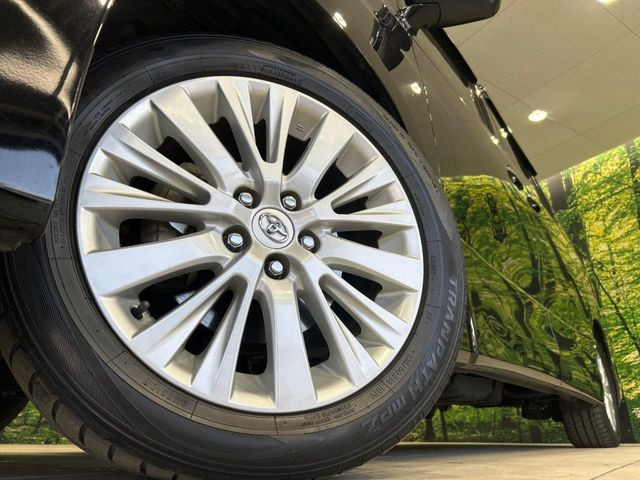 �y����18�C���`�A���~�z�C�[���z�O�ςɃ}�b�`���������A���~�z�C�[���𑕒����Ă���܂��B�e��ЊO�A���~�z�C�[����A�X�^�b�h���X�^�C�����戵�����Ă���܂��B���񂲑��k����������