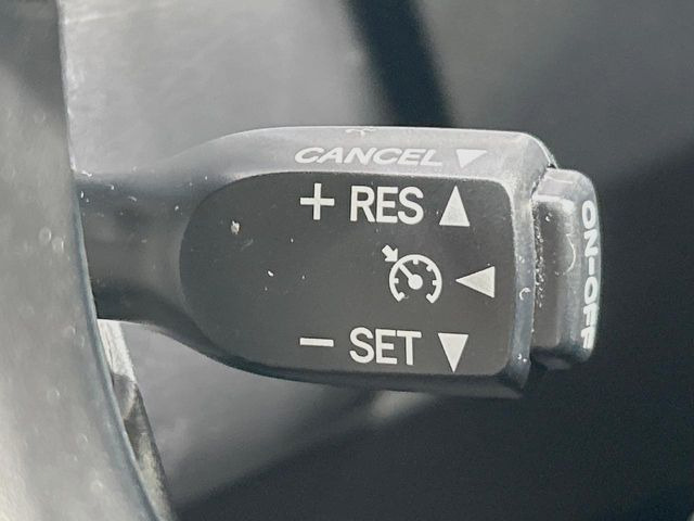 �y�N���[�Y�R���g���[���z�������H�����N���N���s�B�A�N�Z���𗣂��Ă���葬�x�ő��s���ł��A�������^�]���̕��S���y��!�����E�������ȒP�ȃX�C�b�`����Œ����ł��܂��B