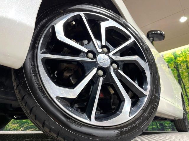 �y�����I�v�V����16�C���`�A���~�z�C�[���z�����I�v�V�����z�C�[���𑕒��B���s���\�̌���ɉ����A�O�ς����X�^�C���b�V���ɂȂ��Ă��܂��B