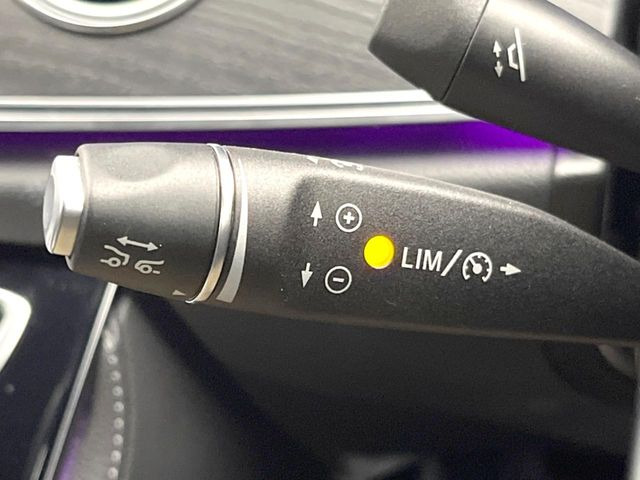 ���f�B�X�^���X�p�C���b�g�f�B�X�g���j�b�N:�s�s�A�x�O�A�������H�Ȃǂ̑��s���ɁA�X�e���I�}���`�p�[�p�X�J�����ƃ��[�_�[�Z���T�[�ɂ��A�O���Ԃ�F�����đ��x�ɉ������Ԋԋ������ێ����鎟����̃N���R��!