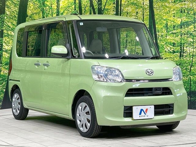 高透明度のガラス皮膜で撥水はもちろん、上質なツヤ・光沢を実現。紫外線や酸性雨から大切な愛車を保護し、色あせ・劣化を防止。「弾スプラッシュコート」、「弾プリミッサコート」からお選びいただけます。