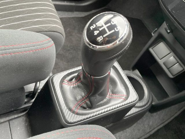 【フロア5速MT】走りの5速MT!!スポーティーな走行をお楽しみいただけます♪