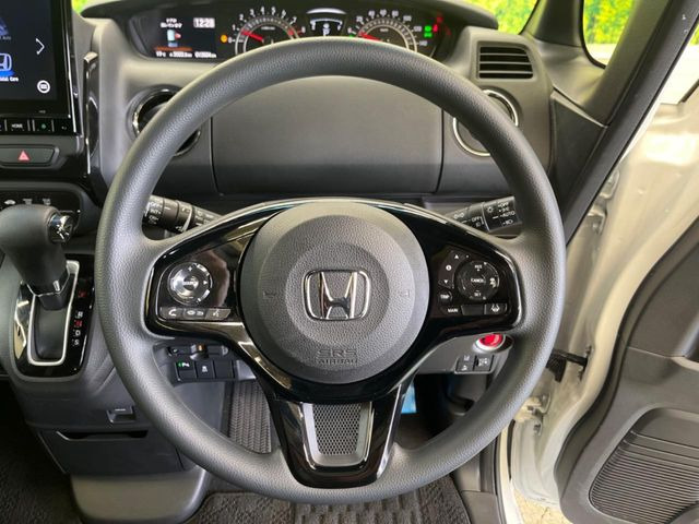 �y�X�e�A�����O�X�C�b�`�z�^�]���A�O������ڐ������炷���ƂȂ��A�I�[�f�B�I���̑��삪�\�ȕ֗��@�\!���S&���K�ȃh���C�u�����o���Ă���܂���v