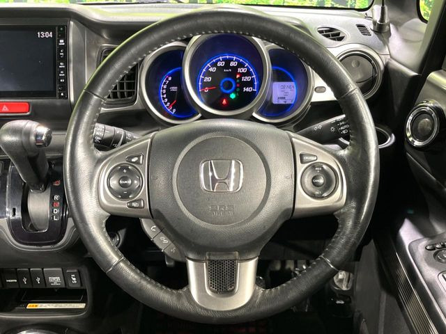 �y�X�e�A�����O�X�C�b�`�z�^�]���A�O������ڐ������炷���ƂȂ��A�I�[�f�B�I���̑��삪�\�ȕ֗��@�\!���S&���K�ȃh���C�u�����o���Ă���܂���