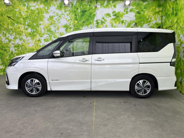 セレナ1.2 e-POWER ハイウェイスターV