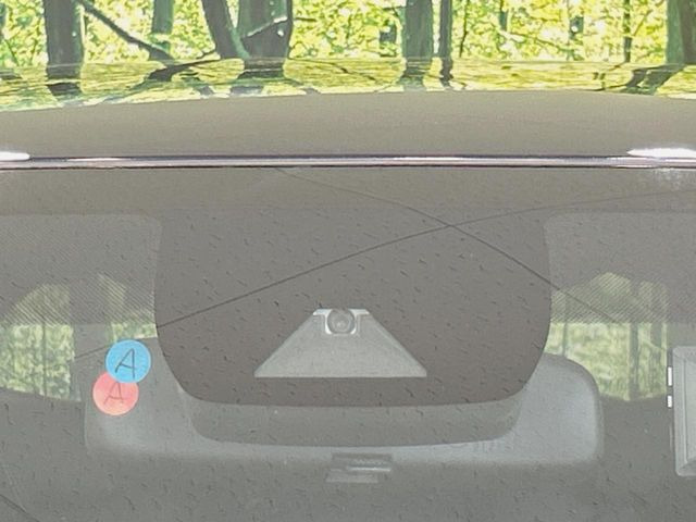 �y�g���^�Z�[�t�e�B�Z���X�z���s���ɑO���̎ԗ�����F�����A�Փ˂������Ȏ��͌x��ƃu���[�L�ŏՓˉ���Ɣ�Q�y�����A�V�X�g�B�����S�Ƀh���C�u�����y���݂��������܂��B