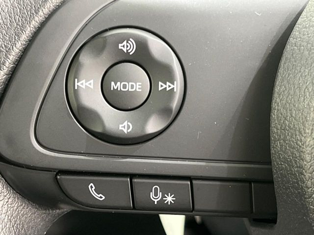 【ステアリングスイッチ】運転中、前方から目線をそらすことなく、オーディオ等の操作が可能な便利機能!安心&快適なドライブを演出してくれます♪