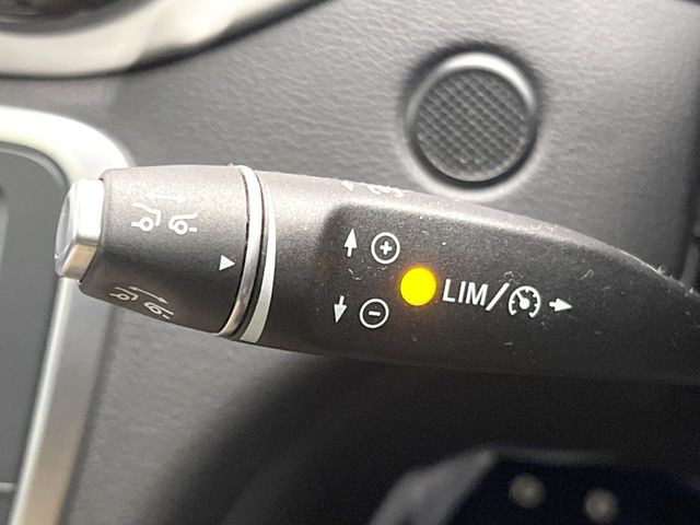 ���f�B�X�g���j�b�N�v���X:�s�s�A�x�O�A�������H�Ȃǂ̑��s���ɁA�X�e���I�}���`�p�[�p�X�J�����ƃ��[�_�[�Z���T�[�ɂ��A�O���Ԃ�F�����đ��x�ɉ������Ԋԋ������ێ����鎟����̃N���R��!