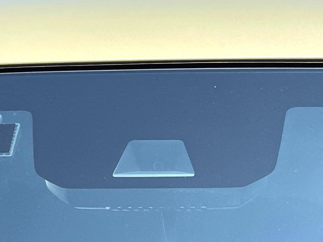 �y�z���_�Z���V���O�z���s���ɑO���̎ԗ�����F�����A�Փ˂������Ȏ��͌x��ƃu���[�L�ŏՓˉ���Ɣ�Q�y�����A�V�X�g�B�����S�Ƀh���C�u�����y���݂��������܂��B