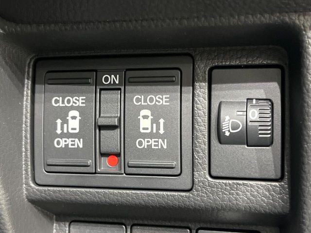 �y�����p���[�X���C�h�h�A�z�X�}�[�g�L�[��^�]�Ȃ̃X�C�b�`�Ō�ȗ����X���C�h�h�A�̊J���\���d��������͂����ăh�A���J����K�v�������A�����Ȃ��q�l�ł��ȒP�ɊJ���߂ł����K�ł���