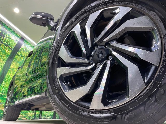 �y����19�C���`�A���~�z�C�[���z�O�ςɃ}�b�`���������A���~�z�C�[���𑕒����Ă���܂��B�e��ЊO�A���~�z�C�[����A�X�^�b�h���X�^�C�����戵�����Ă���܂��B���񂲑��k����������