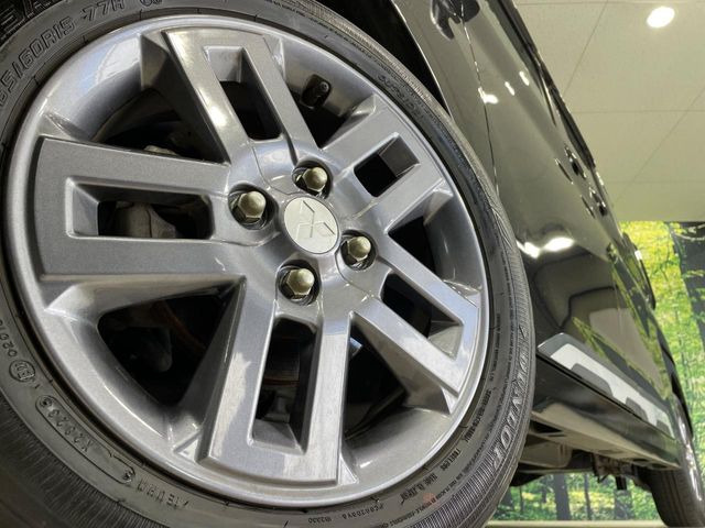 �y����15�C���`�A���~�z�C�[���z�O�ςɃ}�b�`���������A���~�z�C�[���𑕒����Ă���܂��B�e��ЊO�A���~�z�C�[����A�X�^�b�h���X�^�C�����戵�����Ă���܂��B���񂲑��k����������