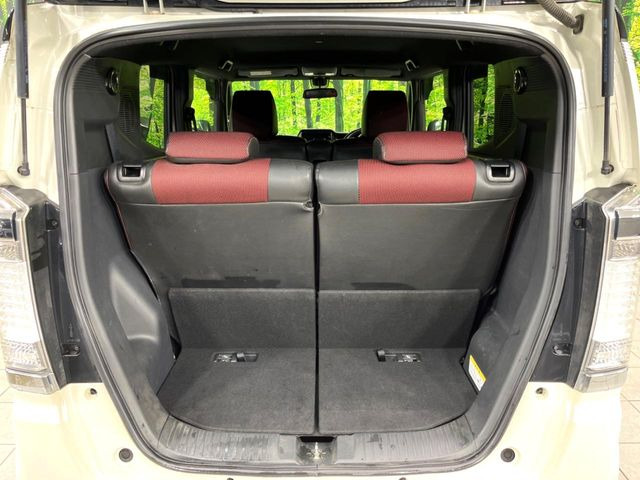 ���i�̂���������ʋ΁A���}���ɏ\���ȉ׎��X�y�[�X���m�ۂ��Ă���܂��B�Z�J���h�V�[�g��|���ƁA�傫�ȉו��̐ύڂ��\�ł���