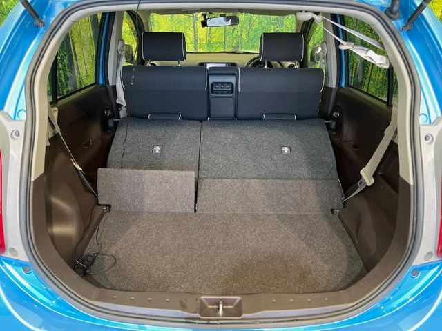 普段のお買い物や通勤、送迎等に十分な荷室スペースを確保しております。セカンドシートを倒すと、大きな荷物の積載も可能です♪