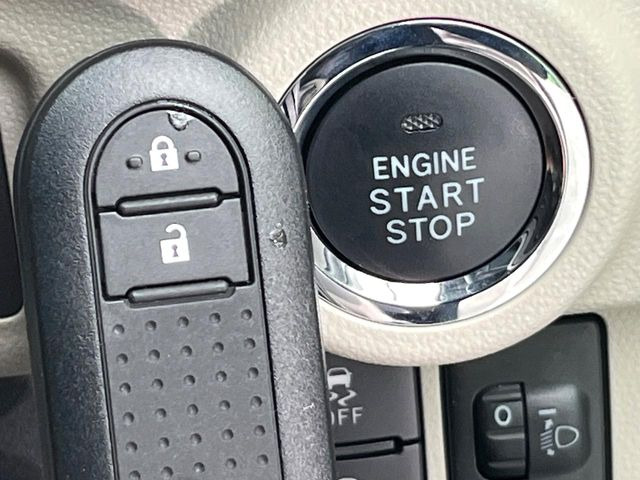 �y�L�[�t���[�V�X�e���z�J�o����|�P�b�g�ɓ��ꂽ�܂܂ł��h�A�̎{���E�������\�ȃX�}�[�g�L�[�𑕔��B�G���W���̃I���E�I�t�����J�M�����o���K�v����������Ƃ��Ă��֗��ł���