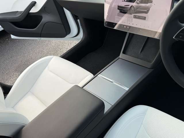 2�J�b�v�z���_�[&�Z���^�[�R���\�[���{�b�N�X�B