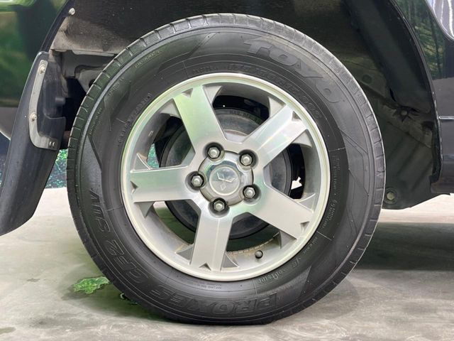 �y�����A���~�z�C�[���z�O�ςɃ}�b�`�����A���~�z�C�[���𑕒����Ă���܂��B�e��A���~�z�C�[����A�X�^�b�h���X�^�C�����戵�����Ă���܂��B���񂲑��k����������