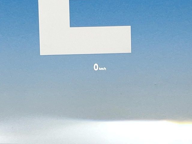 ���w�b�h�A�b�v�f�B�X�v���C:���݂̑��x�⑖�s�����f�W�^���\���ŉ^�]�ȑO���̃K���X�ɓ��e!�^�]���A���������炳���K�v�ȏ����m�F�ł���̂łƂ��Ă��֗��ň��S!