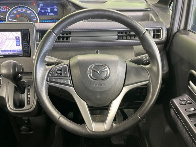 �y�����v�����X�e�A�����O�z�㎿�Ȋv���g�p���邱�ƂŁA��ɂ����������݂ƂĂ��^�]���₷���n���h���ł���