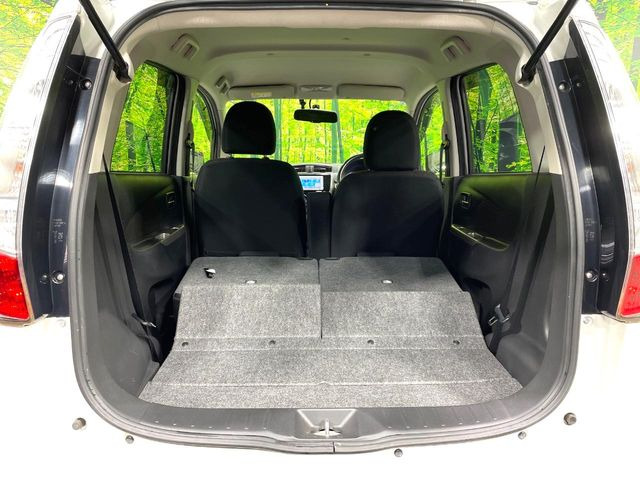 ���i�̂���������ʋ΁A���}���ɏ\���ȉ׎��X�y�[�X���m�ۂ��Ă���܂��B�Z�J���h�V�[�g��|���ƁA�傫�ȉו��̐ύڂ��\�ł���