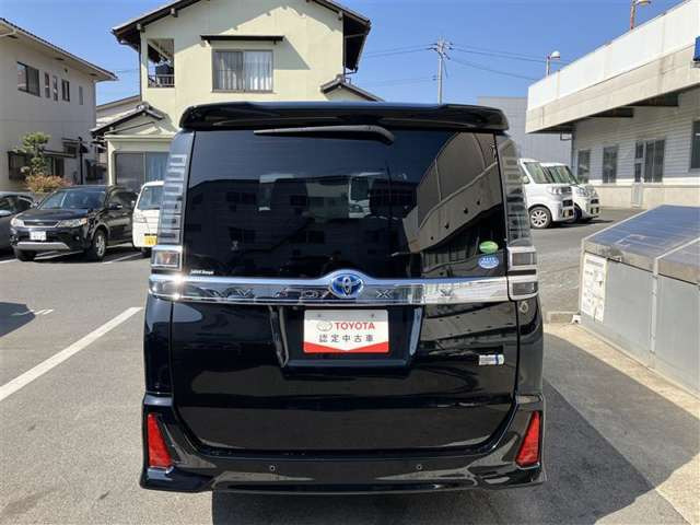 ヴォクシー1.8 ハイブリッド ZS 煌II