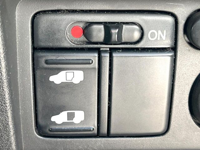 �y�p���[�X���C�h�h�A�z�X�}�[�g�L�[��^�]�Ȃ̃X�C�b�`�ŃX���C�h�h�A�̊J���\���d��������͂����ăh�A���J����K�v�������A���������q�l�ł��A�d���ו��������Ă��鎞�����N�ɊJ���߂ł��܂���