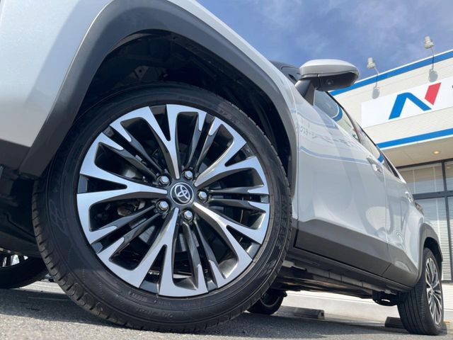 �y����18�C���`�A���~�z�C�[���z�O�ςɃ}�b�`���������A���~�z�C�[���𑕒����Ă���܂��B�e��ЊO�A���~�z�C�[����A�X�^�b�h���X�^�C�����戵�����Ă���܂��B���񂲑��k����������