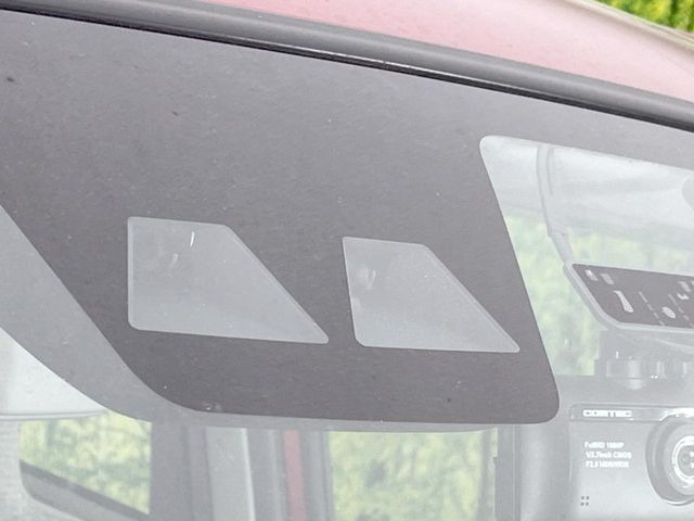 �y�X�}�[�g�A�V�X�g�z���s���ɑO���̎ԗ�����F�����A�Փ˂������Ȏ��͌x��ƃu���[�L�ŏՓˉ���Ɣ�Q�y�����A�V�X�g�B�����S�Ƀh���C�u�����y���݂��������܂��B