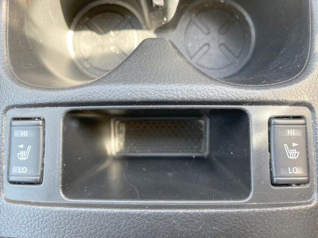 【シートヒーター】寒い日に重宝するシートヒーター!エアコンより早く温まってくれるので寒がりの人も安心ですね♪エアコンの温風は乾燥するから苦手、という方にもをおすすめです。