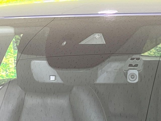 �yi-ACTIVESENSE�z���s���ɑO���̎ԗ�����F�����A�Փ˂������Ȏ��͌x��ƃu���[�L�ŏՓˉ���Ɣ�Q�y�����A�V�X�g�B�����S�Ƀh���C�u�����y���݂��������܂��B