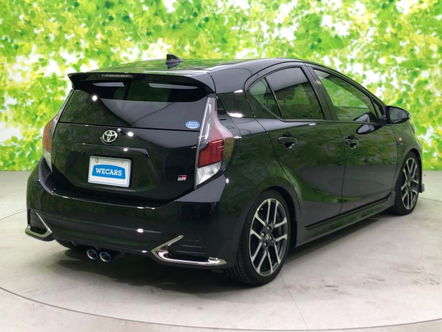 アクア1.5 G GRスポーツ・17インチパッケージ