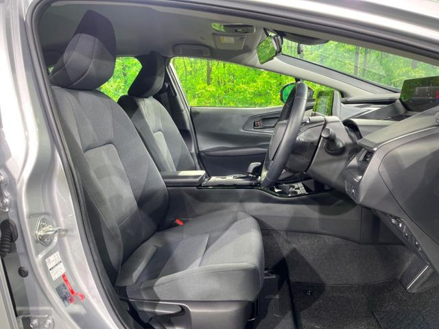 運転席シート廻りは使用感も少なく、良好な状態となっています。丁寧に使われていたことがよくわかりますね。