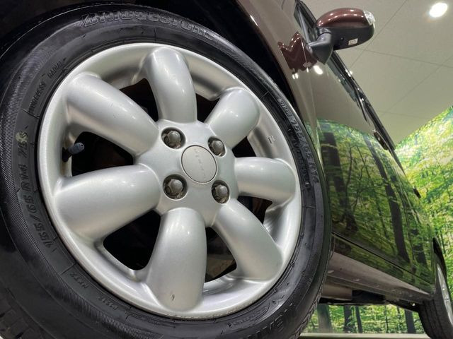 �y����14�C���`�A���~�z�C�[���z�O�ςɃ}�b�`���������A���~�z�C�[���𑕒����Ă���܂��B�e��ЊO�A���~�z�C�[����A�X�^�b�h���X�^�C�����戵�����Ă���܂��B���񂲑��k����������