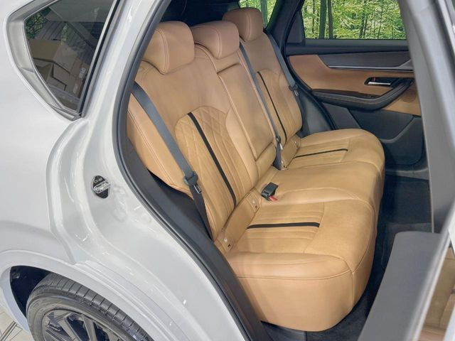 �y�n�[�t���U�[�V�[�g�z�������ƍ���S�n�𗼗������l�C�̃V�[�g���w�ʁE���ʂ̓X�G�[�h���ƂȂ��Ă���A���G��⊊��ɂ����ɗD��Ă��܂��B�C���╞���ɍ��E���ꂸ���K�ɂ���肢�������܂��B