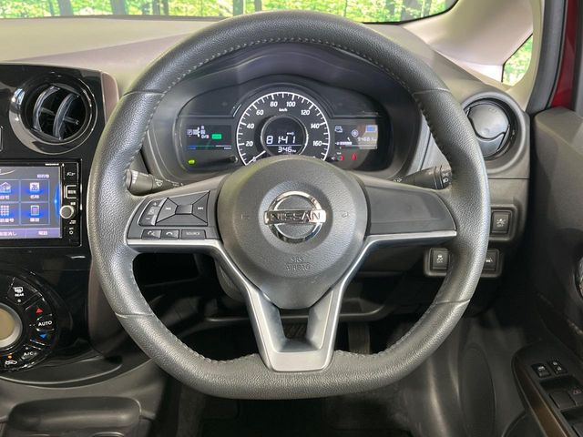 �y�����v�����X�e�A�����O�z�㎿�Ȋv���g�p���邱�ƂŁA��ɂ����������݂ƂĂ��^�]���₷���n���h���ł���