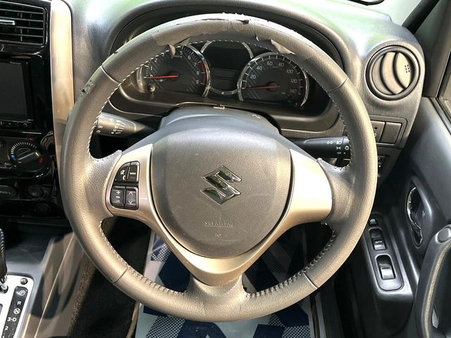 �y�����v�����X�e�A�����O�z�㎿�Ȋv���g�p���邱�ƂŁA��ɂ����������݂ƂĂ��^�]���₷���n���h���ł���