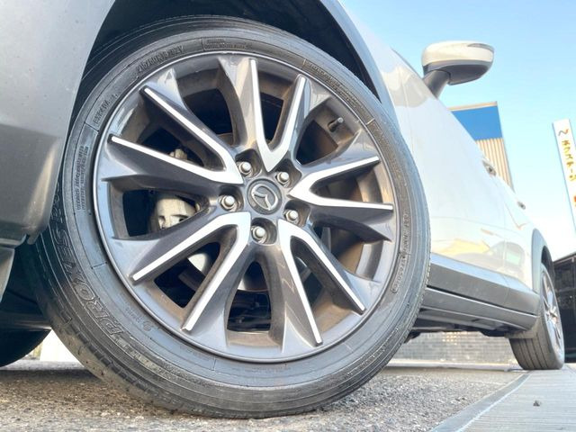 �y����18�C���`�A���~�z�C�[���z�O�ςɃ}�b�`���������A���~�z�C�[���𑕒����Ă���܂��B�e��ЊO�A���~�z�C�[����A�X�^�b�h���X�^�C�����戵�����Ă���܂��B���񂲑��k����������