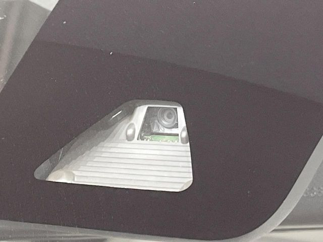 �y�X�}�[�g�A�V�X�g�z���s���ɑO���̎ԗ�����F�����A�Փ˂������Ȏ��͌x��ƃu���[�L�ŏՓˉ���Ɣ�Q�y�����A�V�X�g�B�����S�Ƀh���C�u�����y���݂��������܂��B